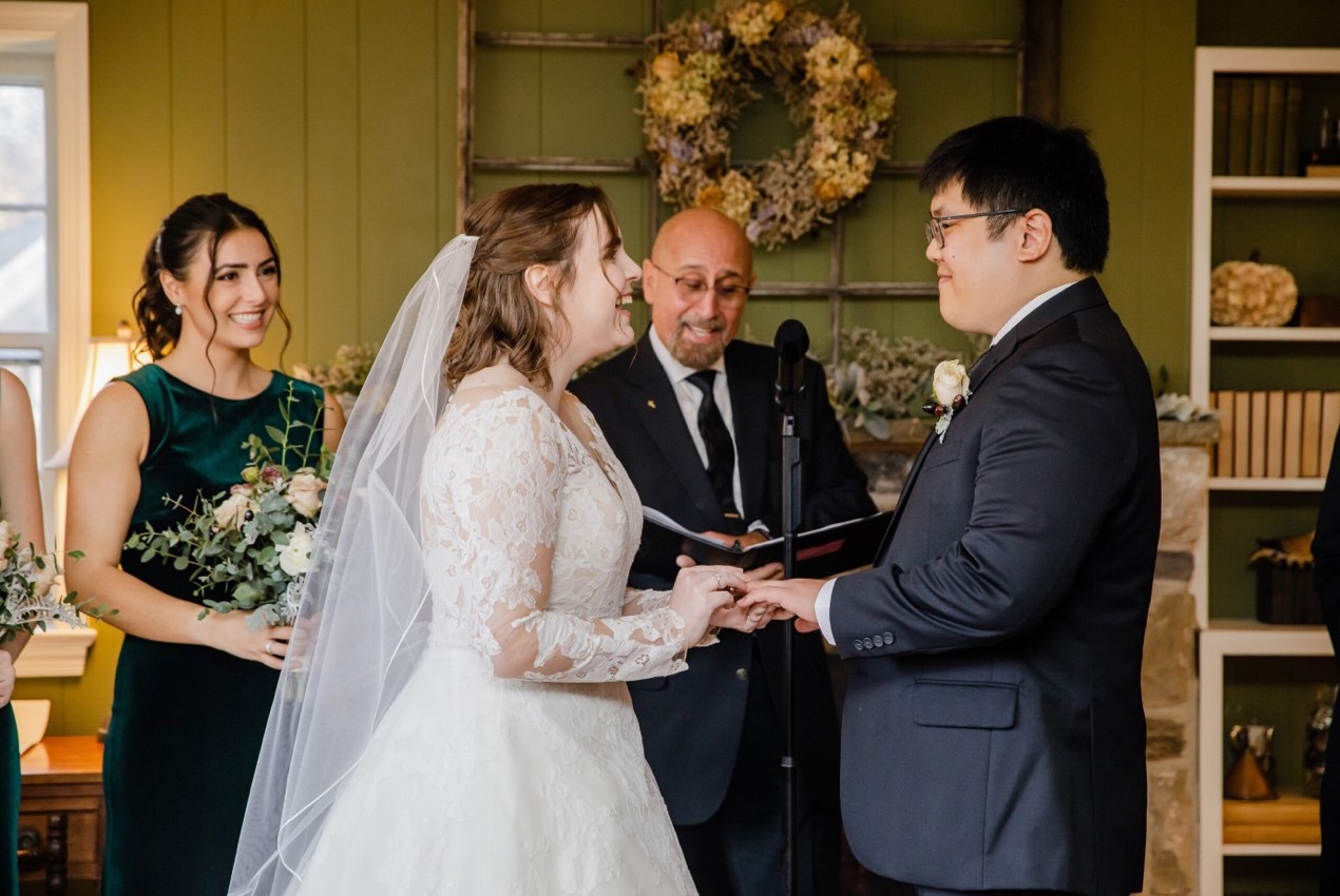 DIY Weddings vs. Professional Officiants: Why the Right Choice Matters