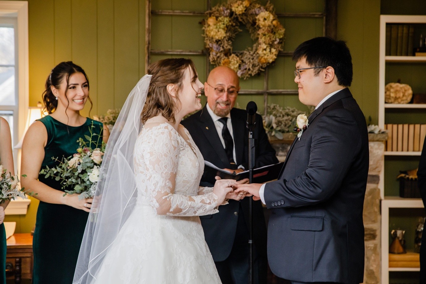 Traditional Vows with a Twist: Wedding Officiant Ideas to Personalize Yours